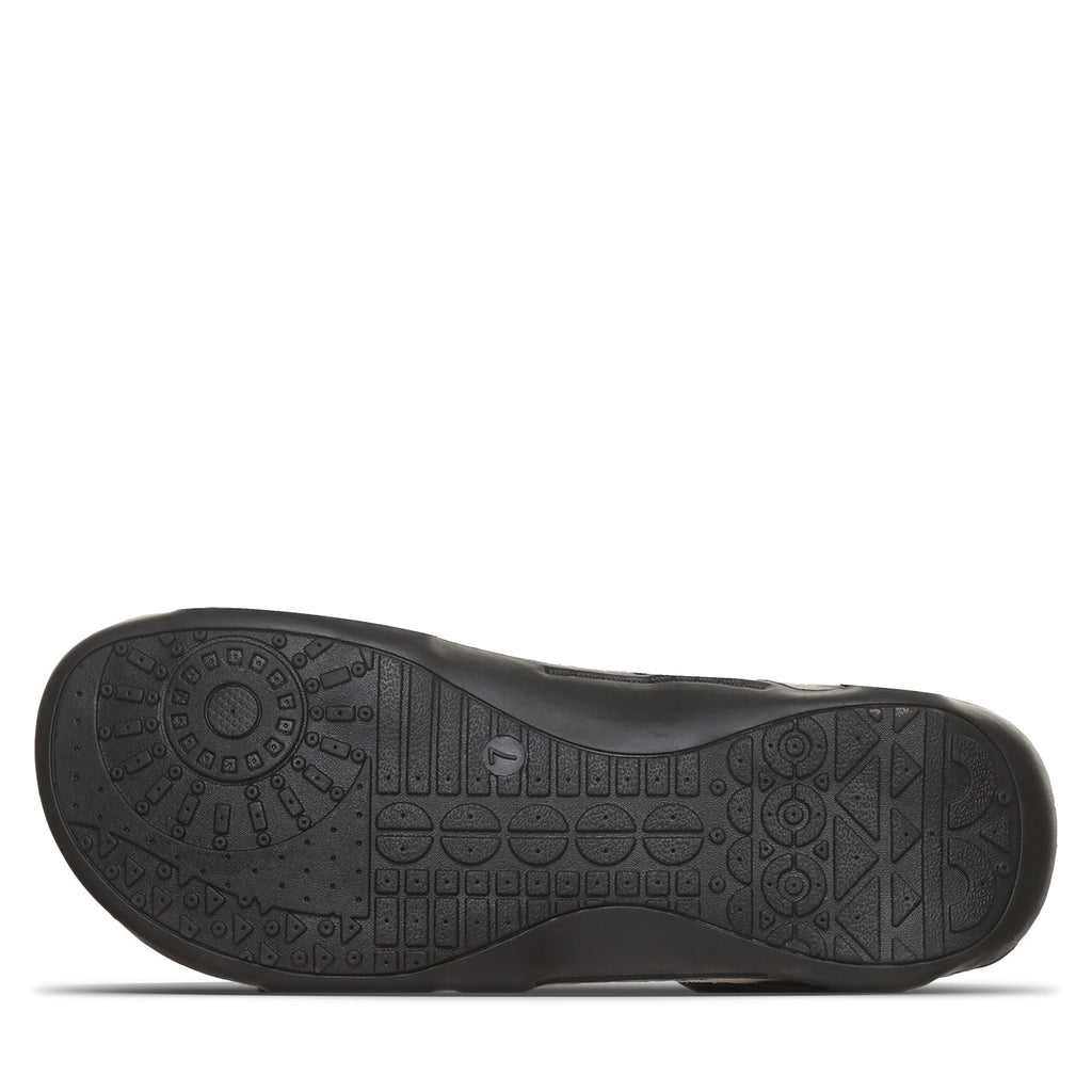 Acacia Slide Sandals in Black