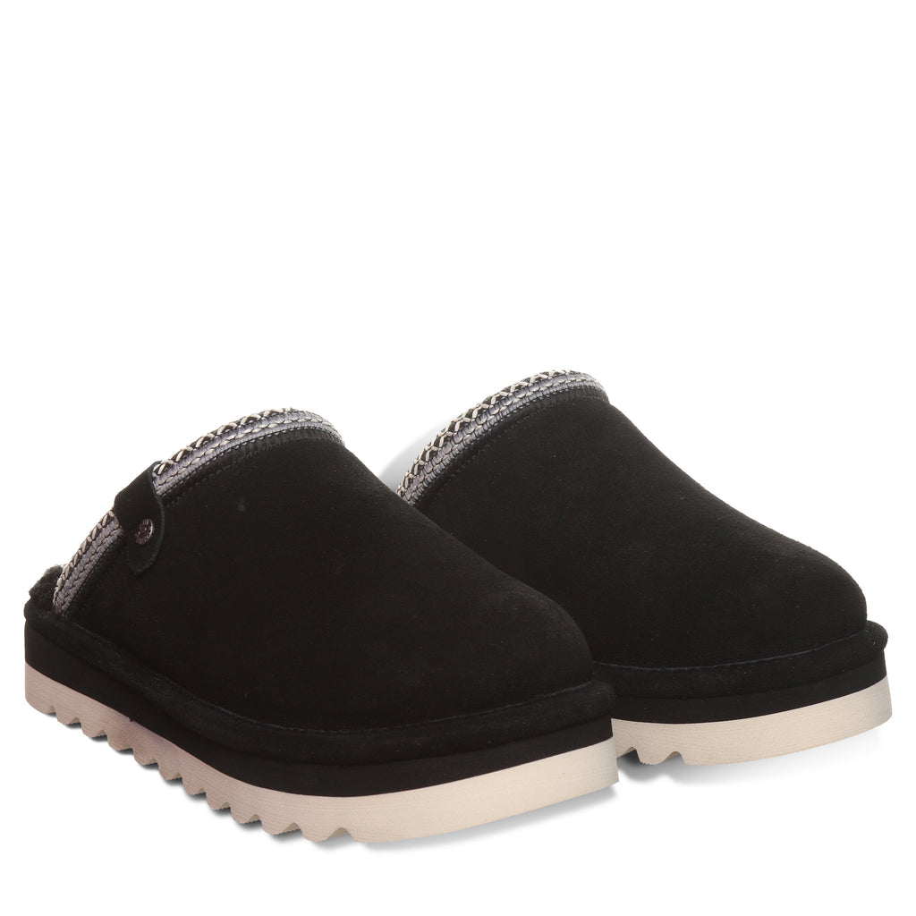Arden Scuff Clogs in Black