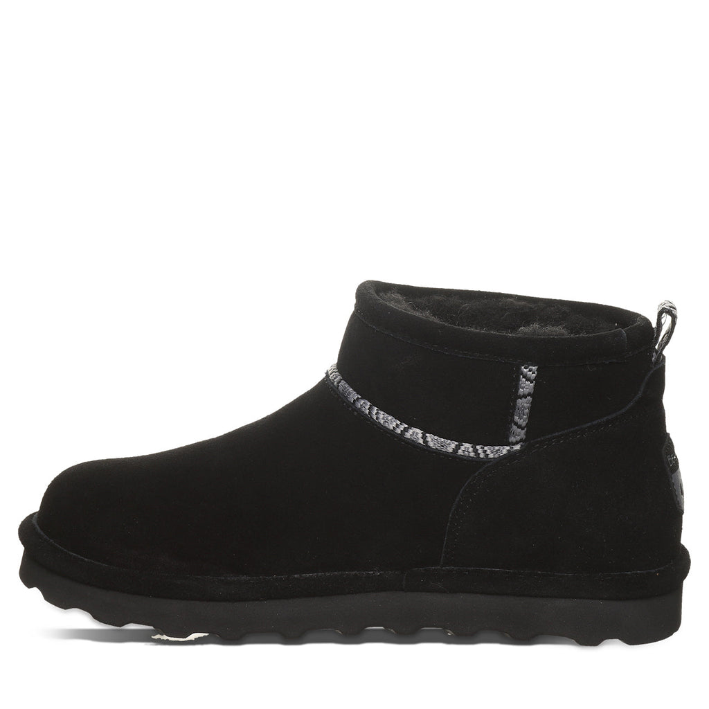 Women's Akira Boots in Black